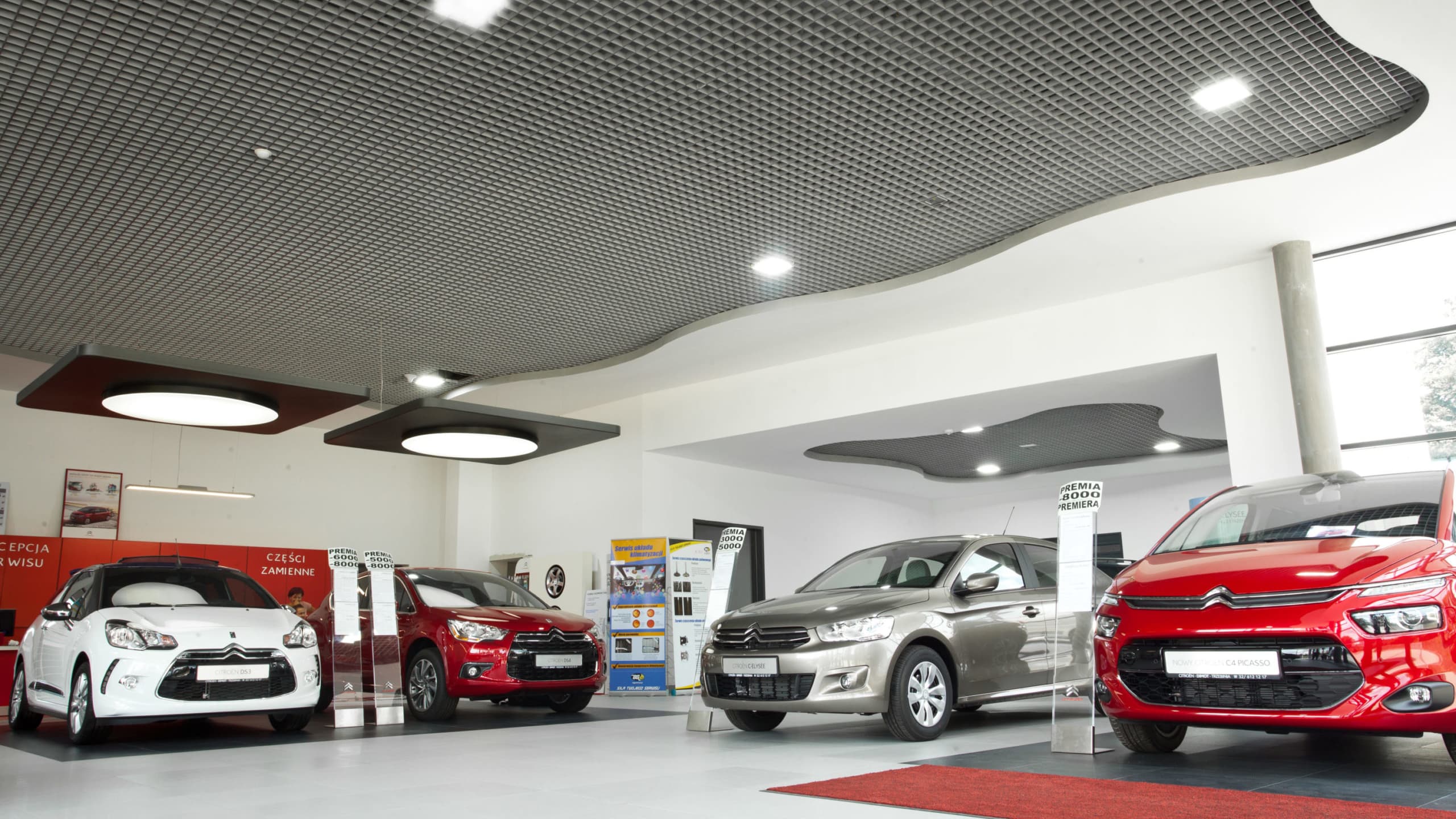 Modernizacja oświetlenia w salonie sprzedaży aut marki Citroen - Luxon LED
